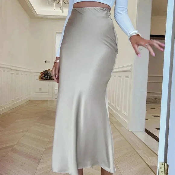 Light Grey Party Women's High Waist Solid Satin Skirt - Picture 5 of 6